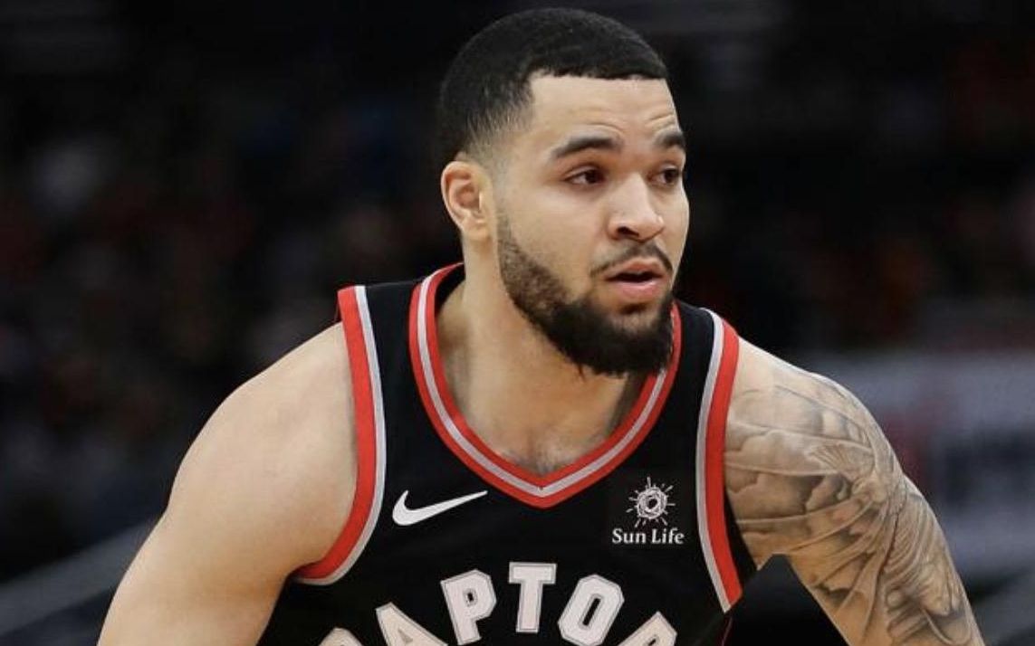 以其卓越的 以其卓越的