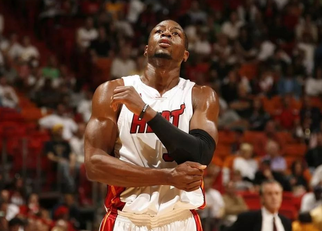 球员集体抗 球员集体抗